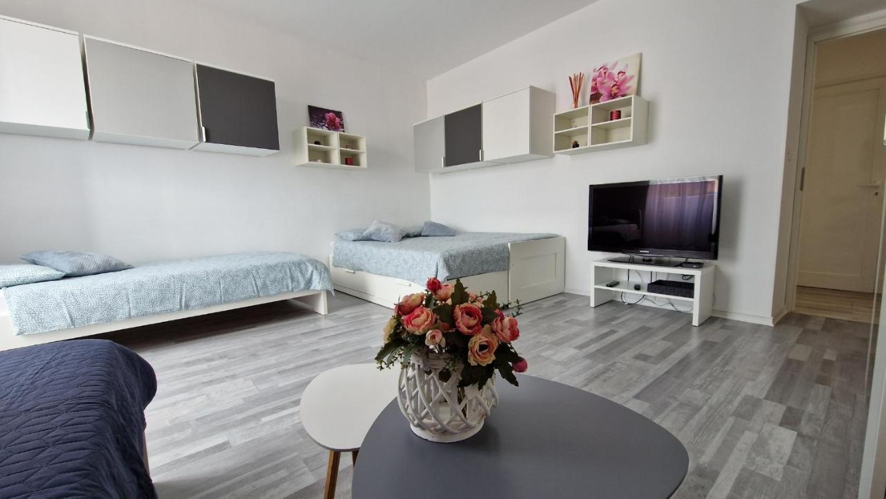 Sun Kissed Apartment Koper Bagian luar foto