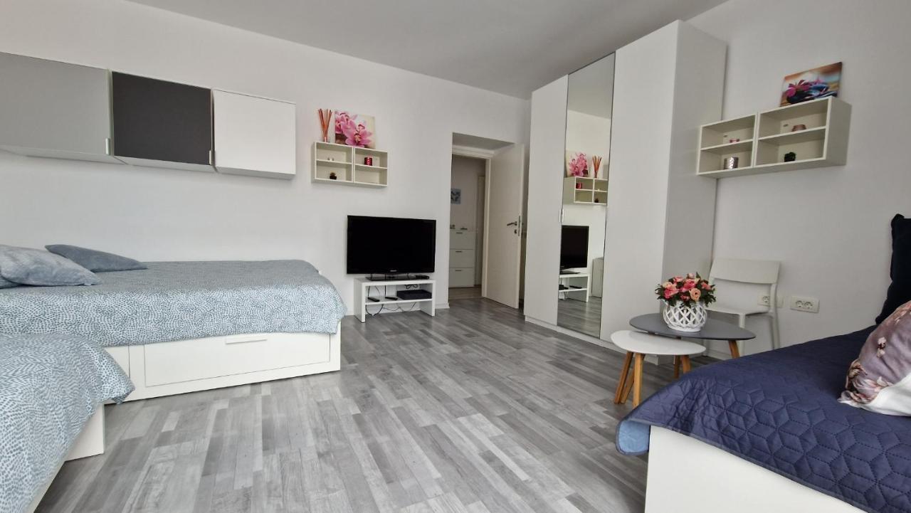 Sun Kissed Apartment Koper Bagian luar foto